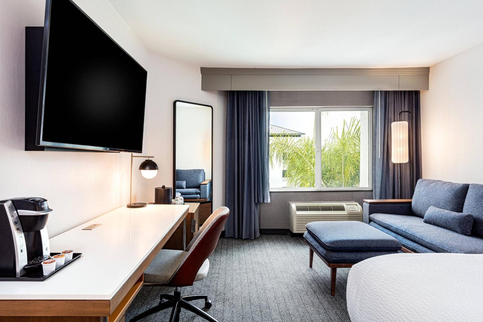 Courtyard By Marriott Anaheim Resort/Convention Center Екстер'єр фото