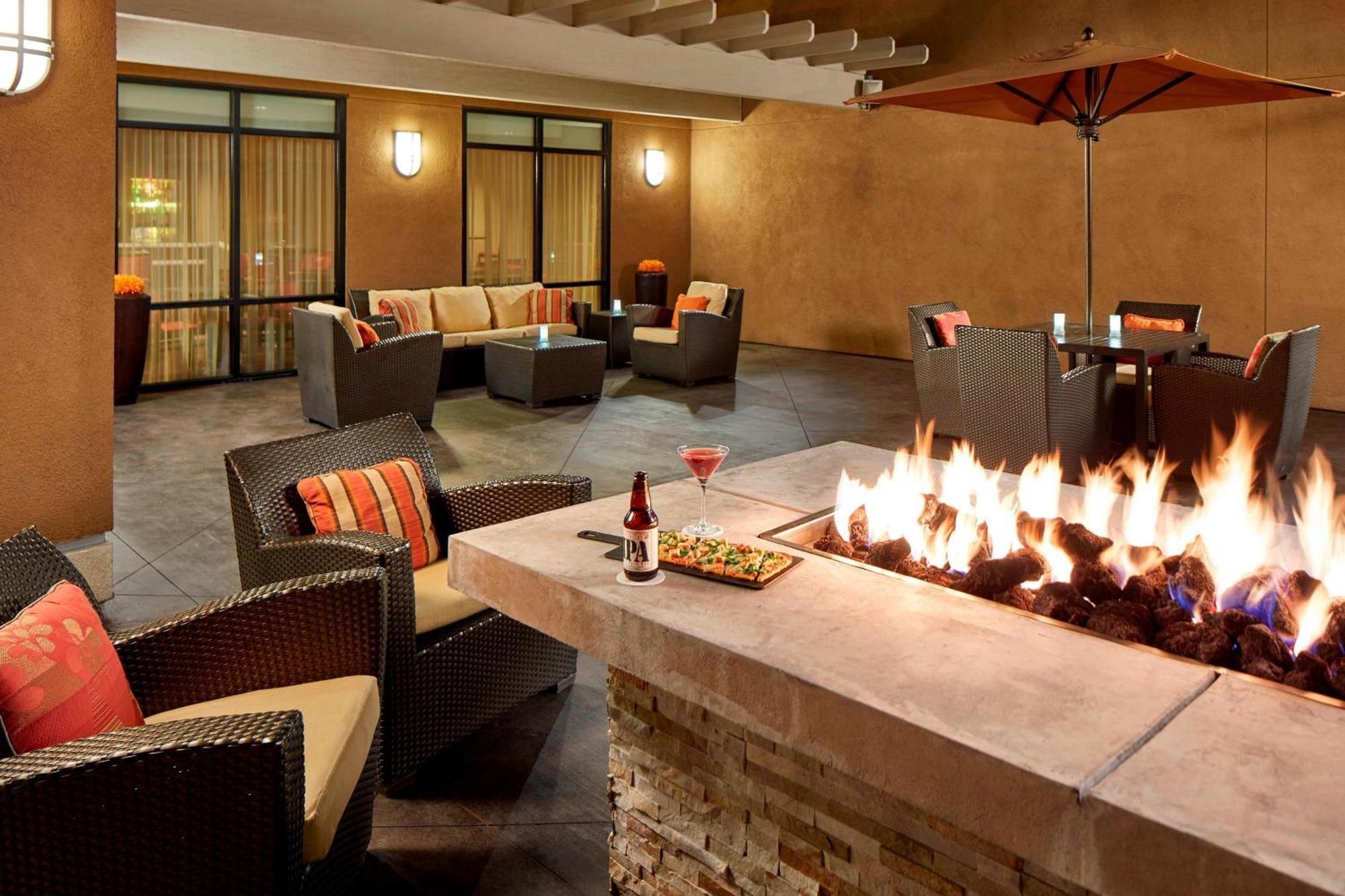 Courtyard By Marriott Anaheim Resort/Convention Center Екстер'єр фото