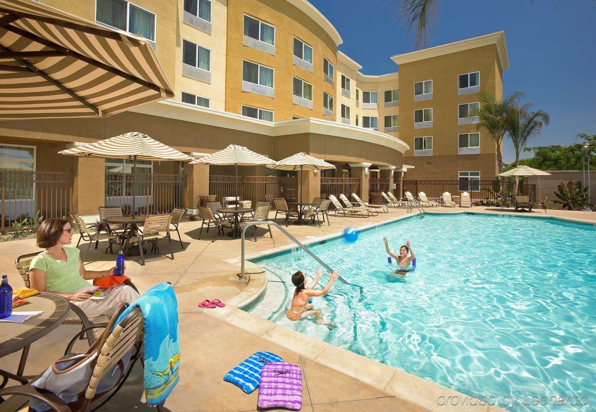 Courtyard By Marriott Anaheim Resort/Convention Center Екстер'єр фото